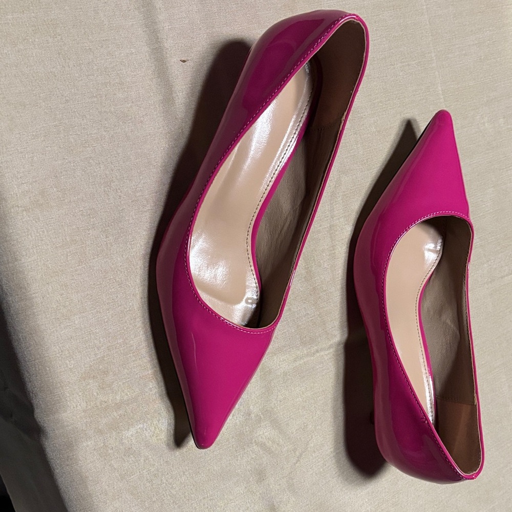 Classic Pointed-Toe Patent Pumps in Hot Pink